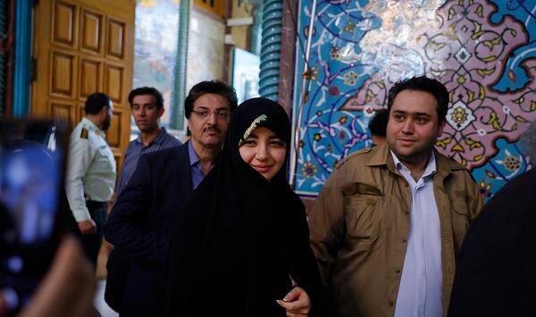 عکس حسن روحانی در کوه