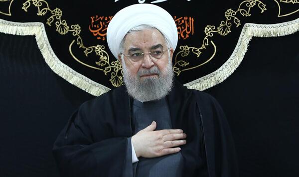 عکس حسن روحانی در کوه