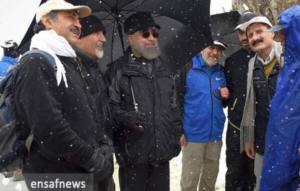 عکس حسن روحانی در کوه