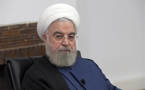 عکس حسن روحانی در کوه
