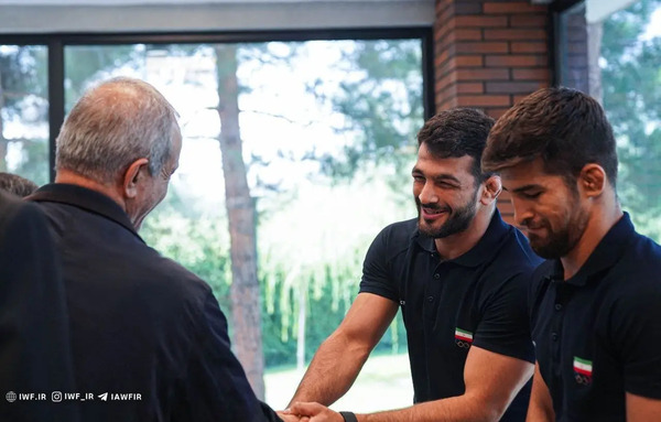 عکس حسن یزدانی و رئیسی