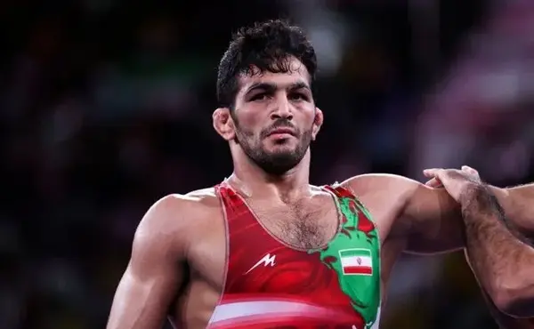 عکس حسن یزدانی و رئیسی