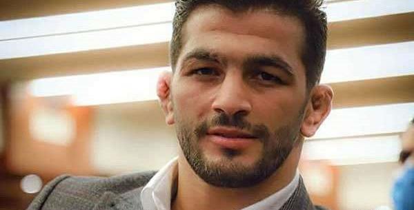 عکس حسن یزدانی با همسرش و فرزندش