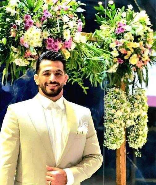 عکس حسن یزدانی با همسرش و فرزندش