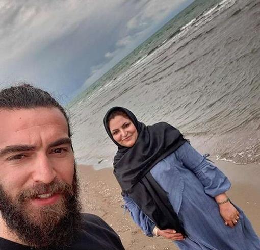 عکس حسین اکبری مجری و همسرش