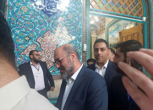 عکس حسین دهقان مجری بوشهری