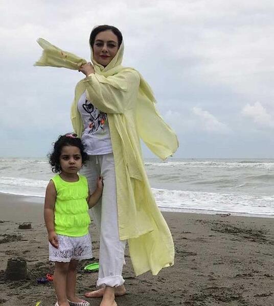 عکس همسر حسین ماهینی کنار دریا