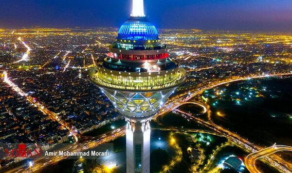 عکس هوایی از تهران در شب