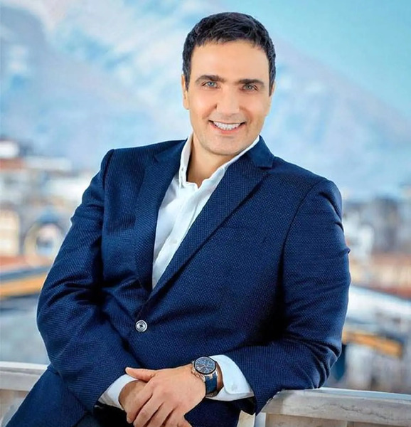 عکس محمدرضا فروتن و خانواده اش