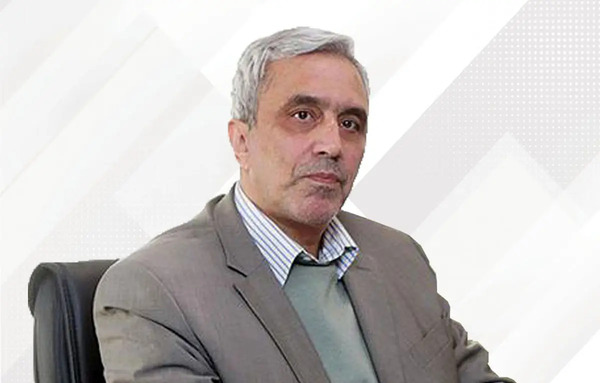 عکس محمد صادقی در خارج