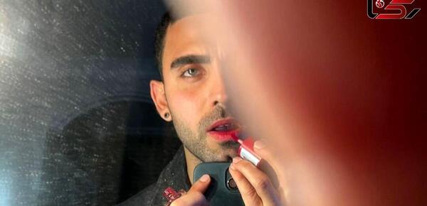 عکس محمد صادقی با لباس زنانه