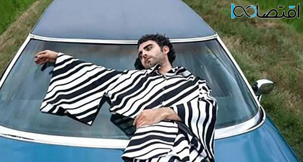 عکس محمد صادقی با دامن