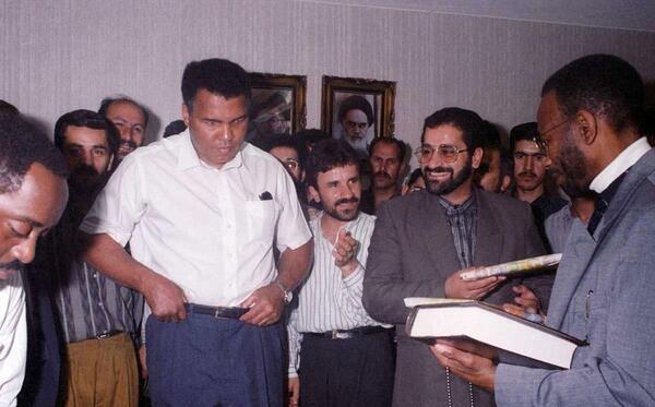 عکس محمد علی کلی با شاه