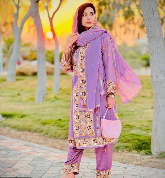 عکس لباس بلوچی طلاکوب