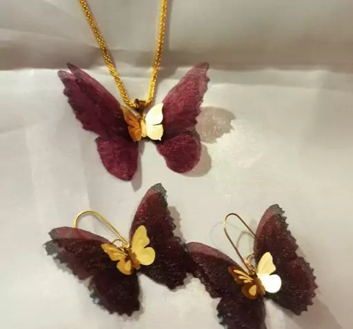 عکس گردنبند طلا پروانه