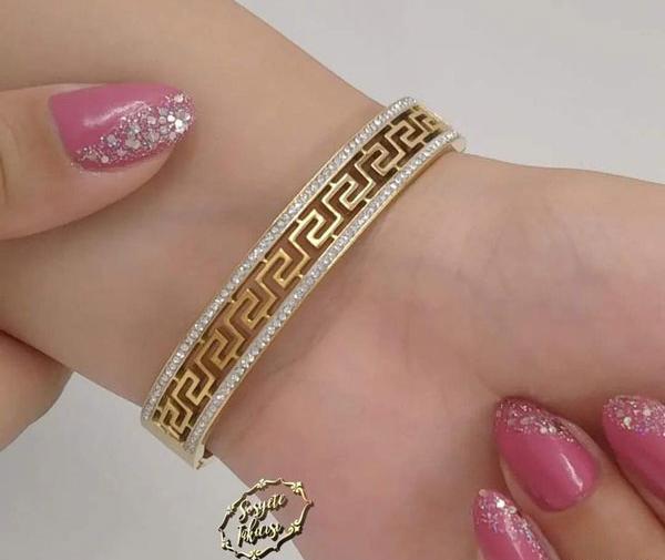 عکس تک دست طلا زنانه