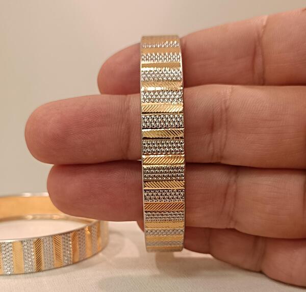 عکس تک دست طلا زنانه