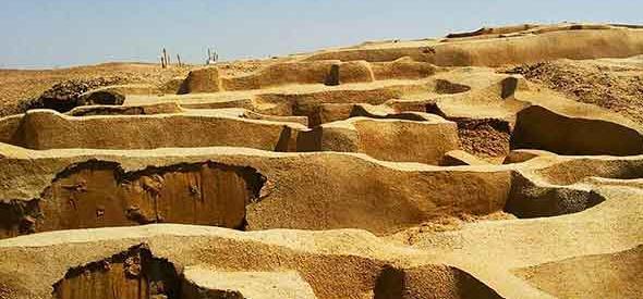 عکس کوه طلا در زاهدان