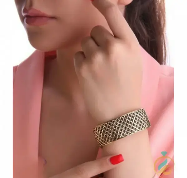 عکس دستبند طلا سیاه قلم
