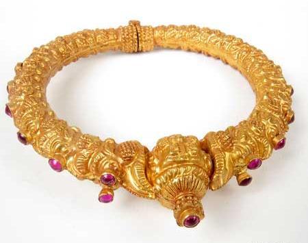 عکس دستبند طلا هندی
