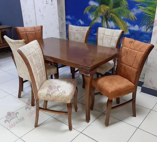 عکس میز چوبی ساده