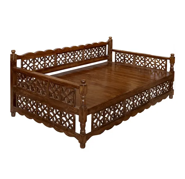 عکس تخت چوبی ساده