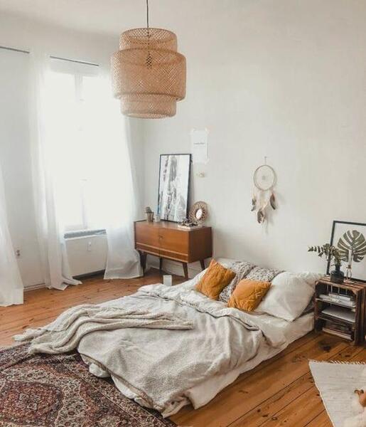 عکس تخت چوبی ساده