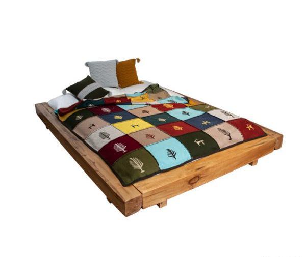 عکس تخت چوبی ساده