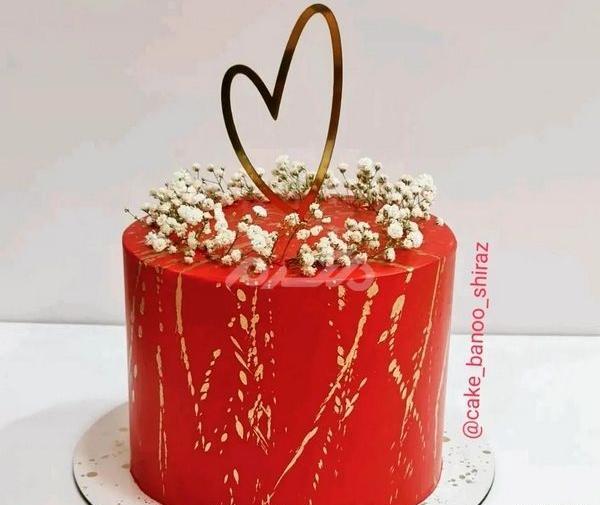 عکس کیک قرمز ساده