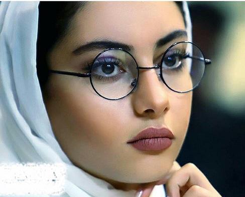 عکس پرتره با عینک