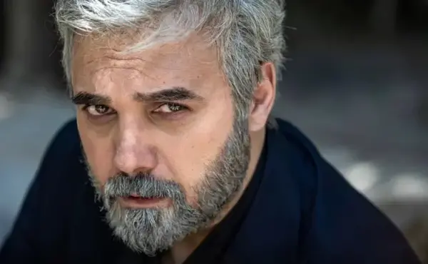 عکس همسر کامبیز دیرباز و فرزندش
