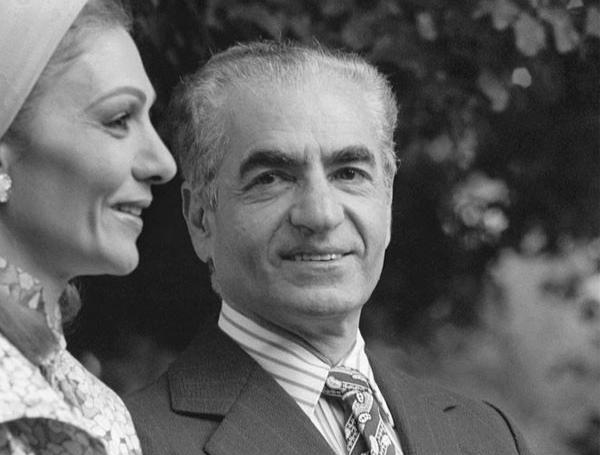 عکس از بارداری فرح پهلوی