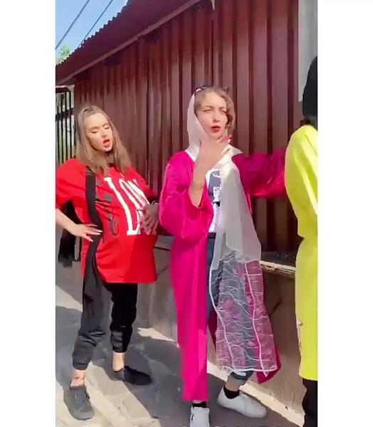 عکس بارداری سارا نیکا