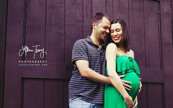 ژست عکس بارداری زیبا و جذاب برای خانم های باکلاس