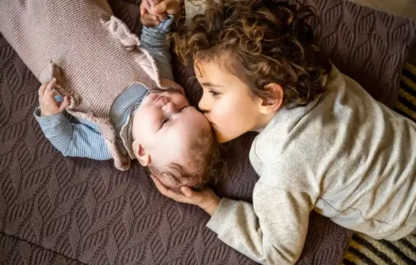 عکس بارداری دوم با بچه اول