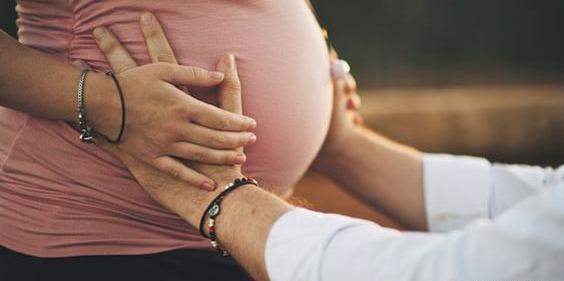 ژست عکس بارداری بچه دوم
