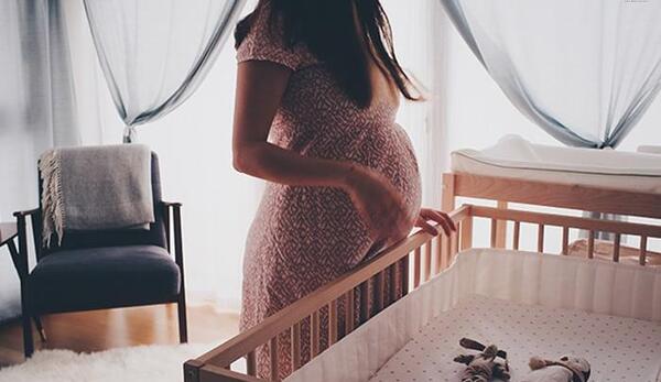 ایده عکس بارداری در آتلیه