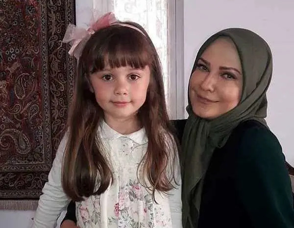 عکس همسر لعیا زنگنه و فرزندش