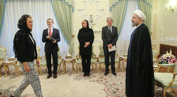 عکس همسر روحانی در سفر به ایتالیا