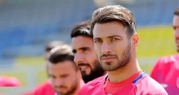 عکس همسر شجاع خلیل زاده در استادیوم