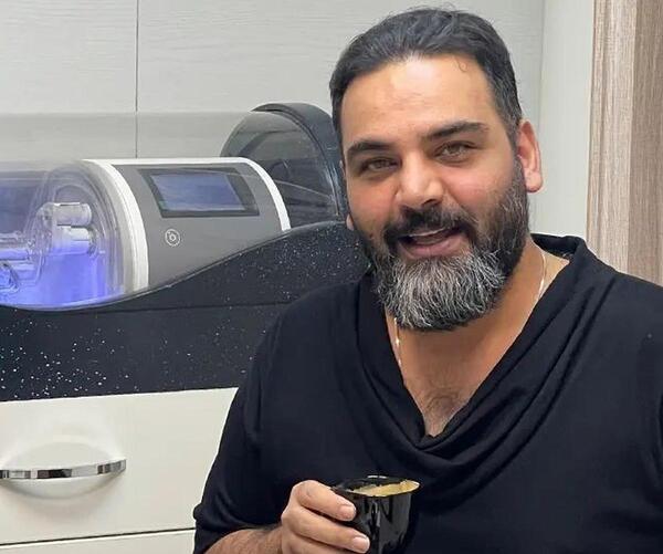 عکس همسر احسان علیخانی و فرزندش