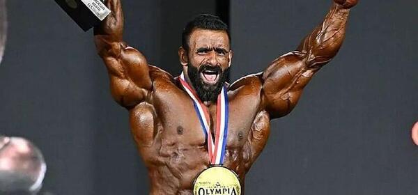 عکس زن و شوهر بدنساز