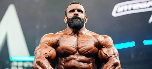 عکس زن و شوهر بدنساز