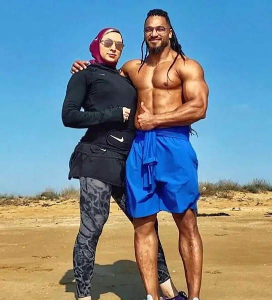 عکس زن و شوهر بدنساز