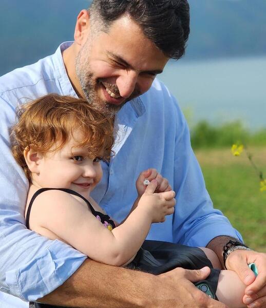 عکس همسر و فرزند علی ضیا