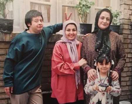 عکس رضا صادقی و همسر و فرزندانش