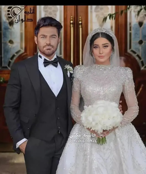 عکس همسر گلزار با لباس عروس