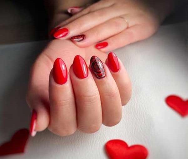 عکس کاشت ناخن قرمز ساده