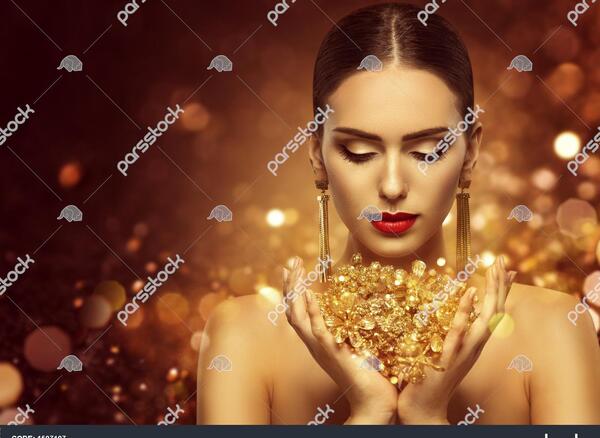 عکس از لباس طلا