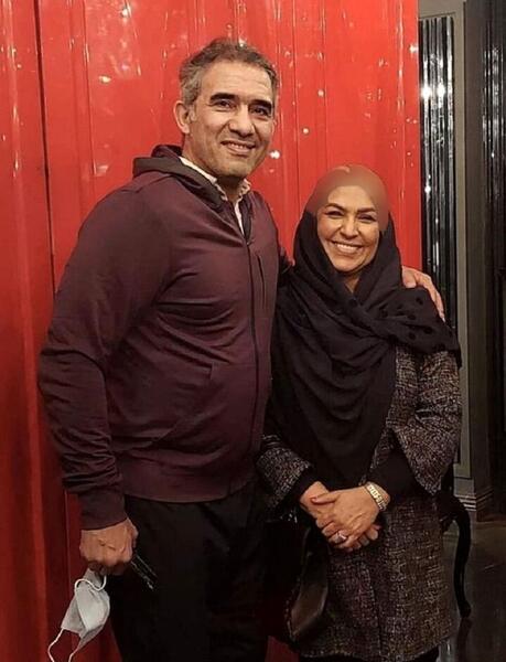عکس عابدزاده با طلا گلزار